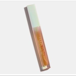 NIB Huda Beauty silk balm honey kiss in queen B